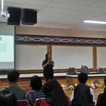 ASAH KREATIVITAS BERSAJAK, HIMA PBSI SELENGGARAKAN LOKAKARYA PENULISAN PUISI